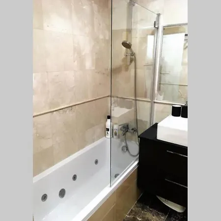 Apartment Chill Out Ground Floor Apartm +private Garden+wifi *