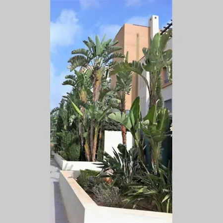 Chill Out Ground Floor Apartm +private Garden+wifi Retamar (Almeria)